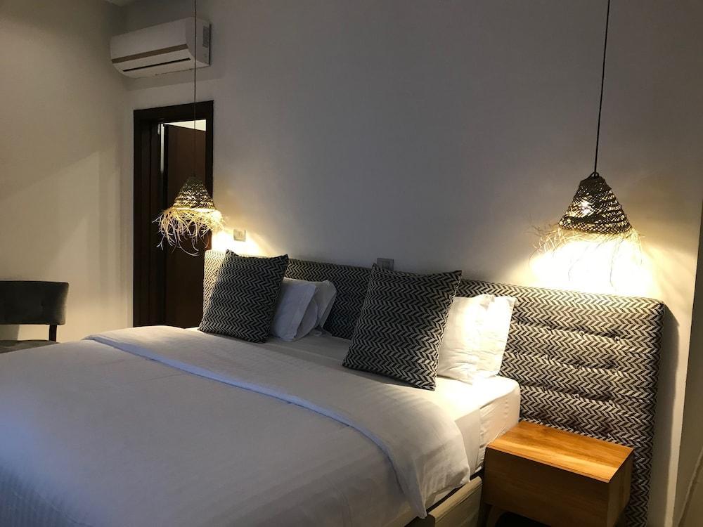 Hotel Maison Rouge קוטונו מראה חיצוני תמונה