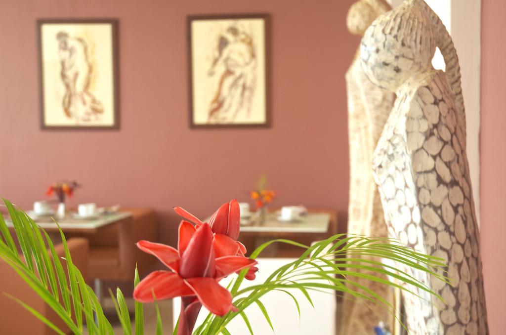 Hotel Maison Rouge קוטונו מראה חיצוני תמונה