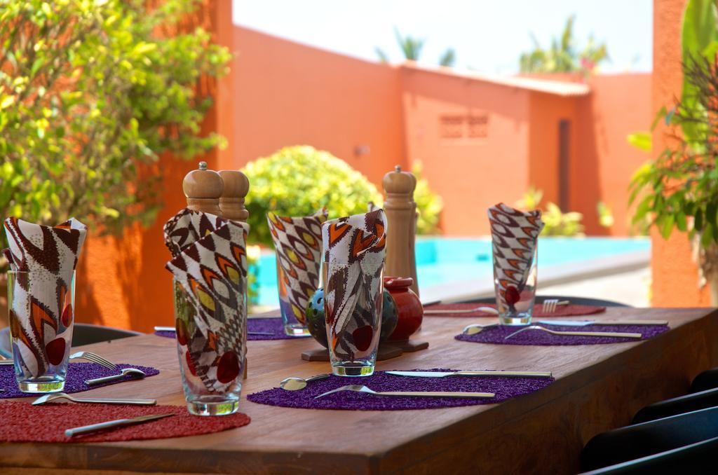 Hotel Maison Rouge קוטונו מראה חיצוני תמונה
