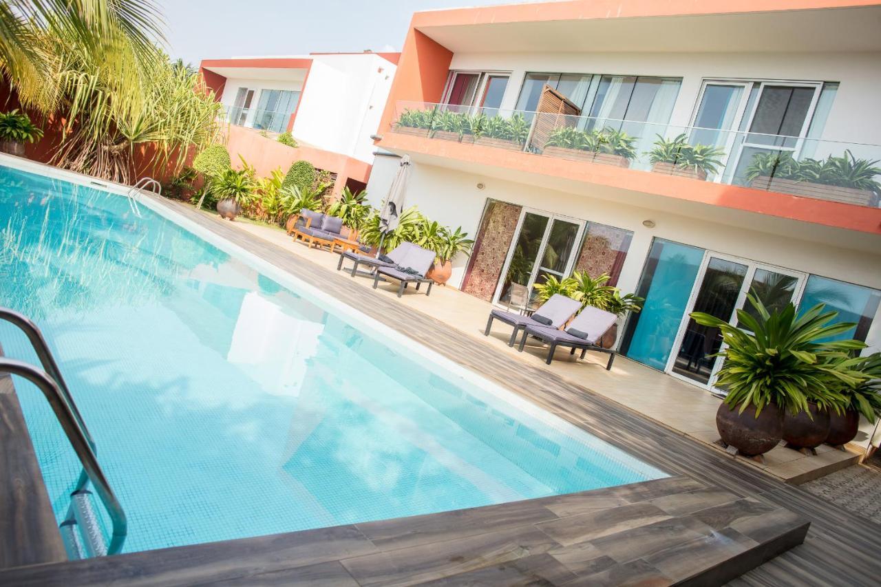 Hotel Maison Rouge קוטונו מראה חיצוני תמונה