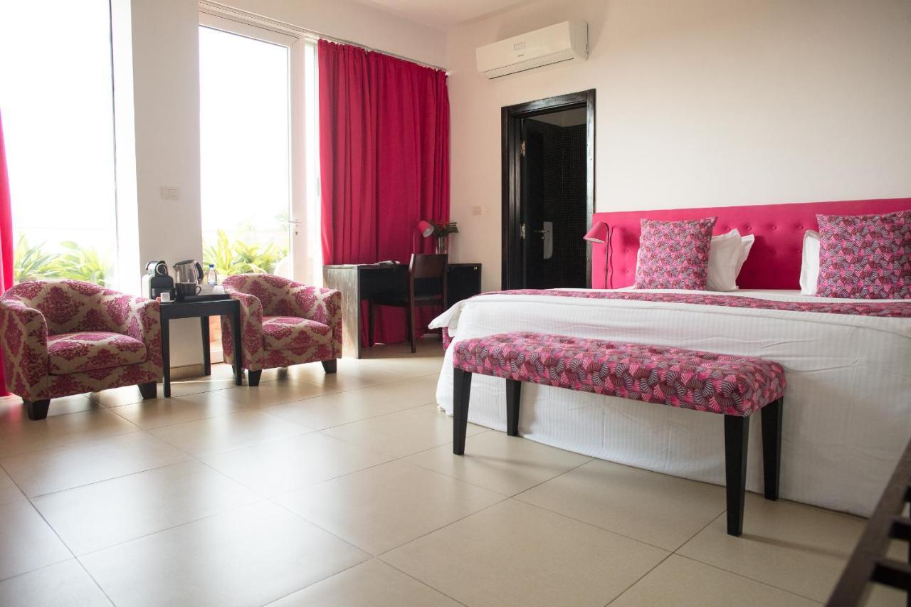 Hotel Maison Rouge קוטונו מראה חיצוני תמונה