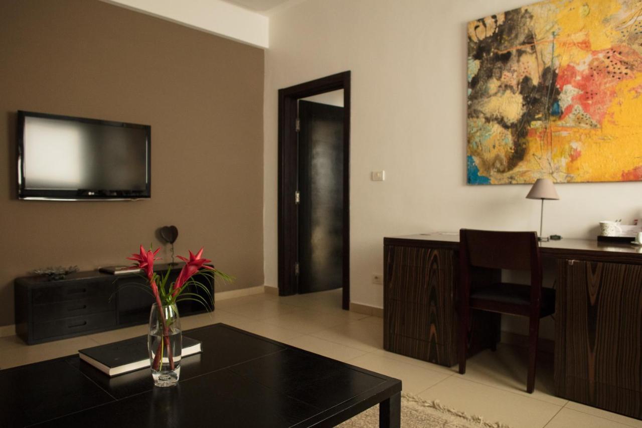 Hotel Maison Rouge קוטונו מראה חיצוני תמונה